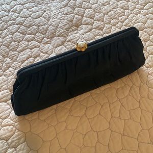 “Garay” Black clutch purse